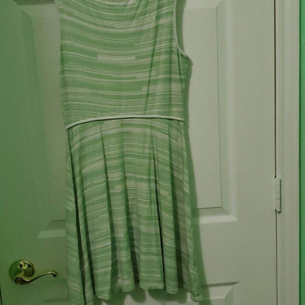 Dress - Picture 2 of 2